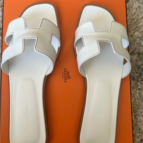 Hermes White Slide Sandals 38.5 - Picture 7 of 15